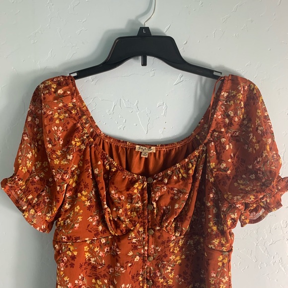 Lily White Floral Blouse - Picture 2 of 10